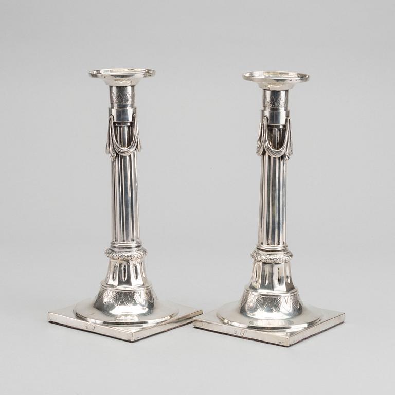 A COUPLE OF SILVER CANDLESTICKS, Braunschweig.