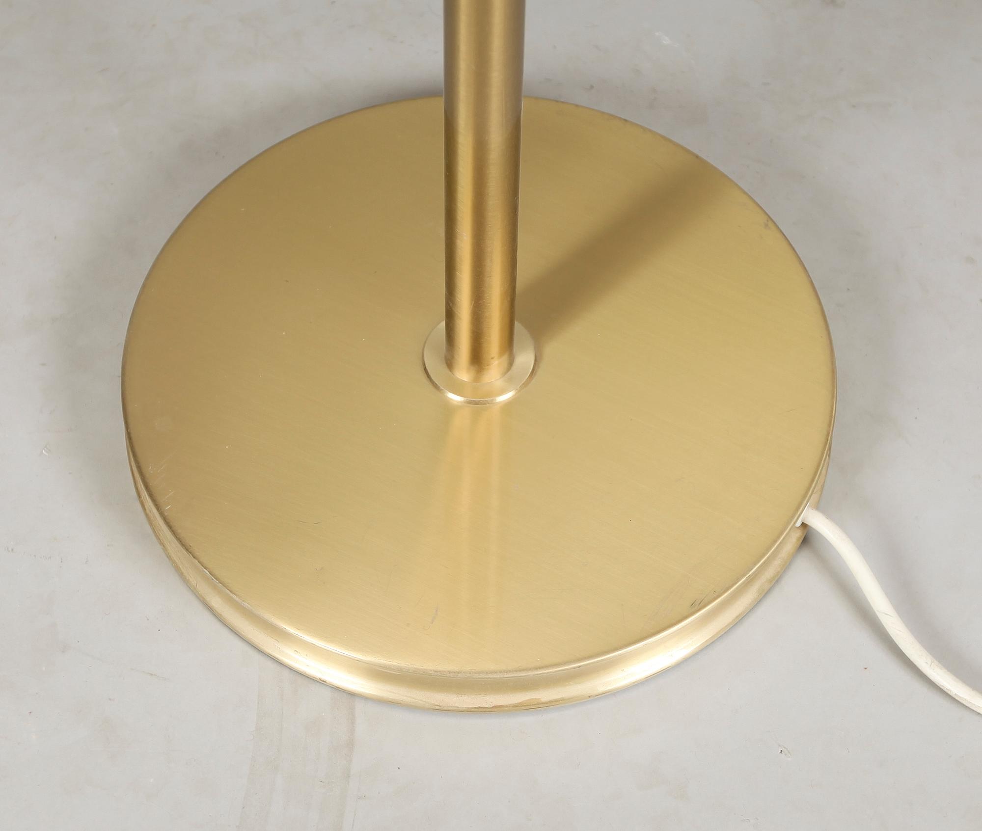 GOLVLAMPA, modell 2368/2148, "Stora Kamelen", Josef Frank, Firma Svenskt Tenn.