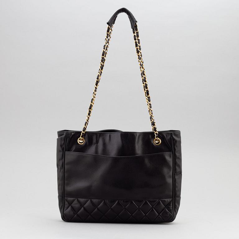 Chanel, a black quilted leather handbag, 1980's.