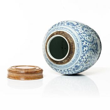 Kruka med lock/bojan, porslin, Kina, Qingdynastin, 1800-tal.