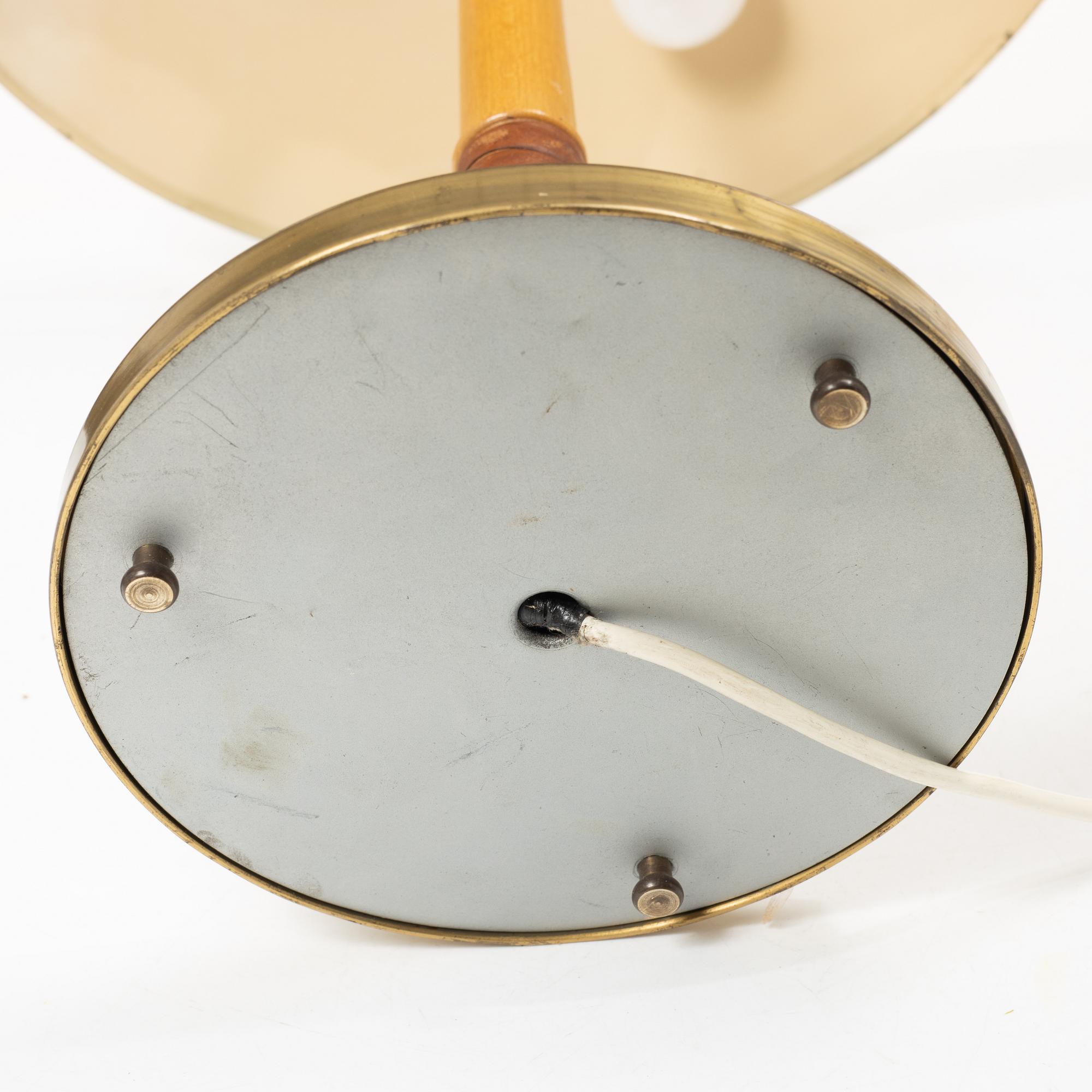 Harald Notini, A model 15525 table lamp, Arvid Böhlmarks Lampfabrik, Stockholm, 1950s.