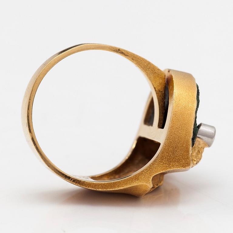Björn Weckström, Ring "Quebec", 18K guld, diamant ca. 0.05 ct och zoisit, Lapponia 1977.
