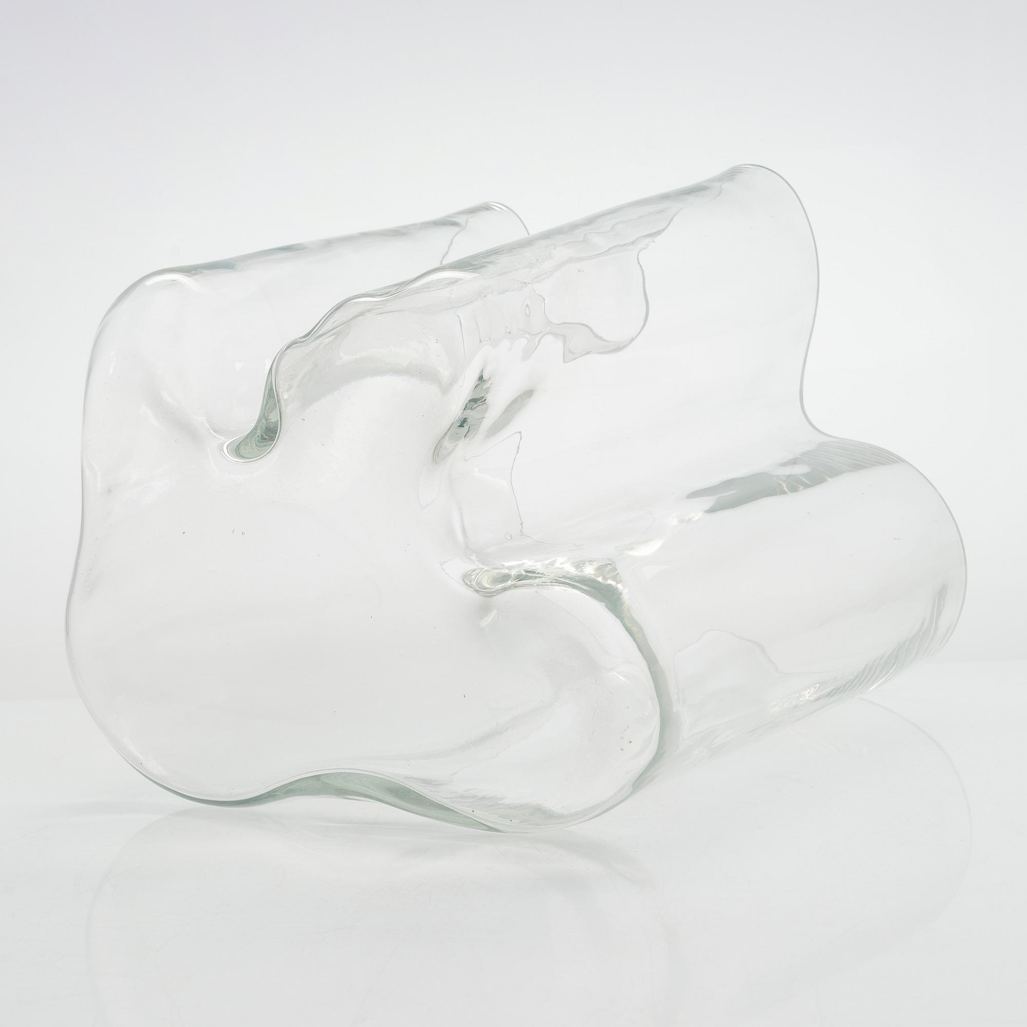 Alvar Aalto, maljakko, malli 3031, signeeraamaton, Iittala, todennäköisesti 1960-luku.