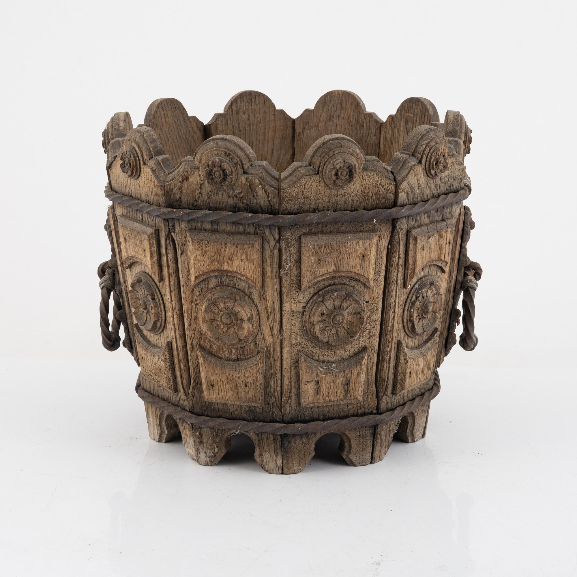 A wooden pot, around 1900.