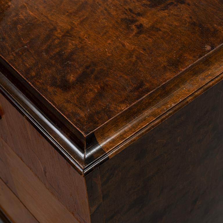 A 1920s/1930s commode.