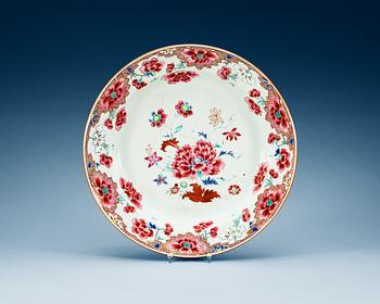 A famille rose serving dish, Qing dynasty, Yongzheng (1723-35).