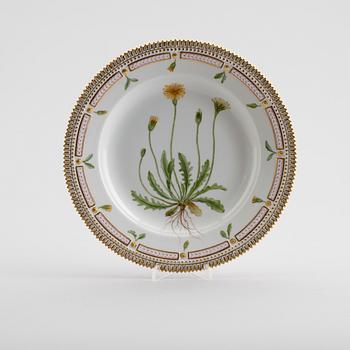 FAT, porslin, "Flora Danica", Royal Copenhagen.