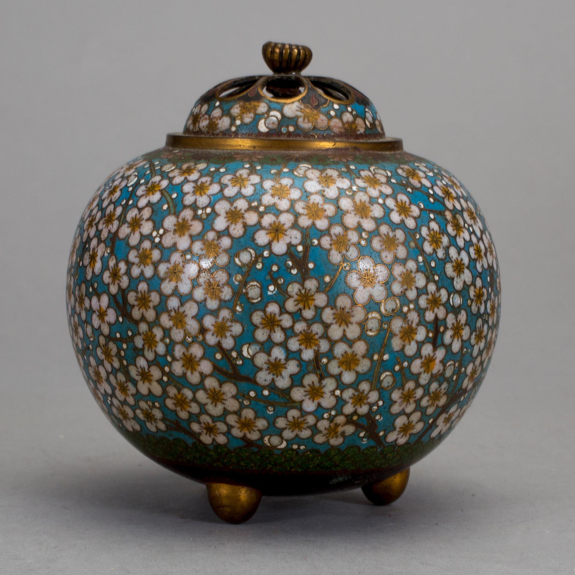 RÖKELSEKAR, cloissoné, Kina, 1900-tal.