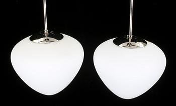 TAKLAMPOR, ett par, Laurel lamp modell 6032, 1900-talets mitt. Märkta Made in Sweden. Höjd 48 cm.