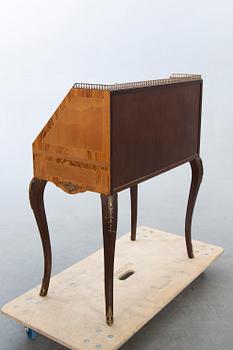Sekretär Louis XV-stil 1900-talets mitt.