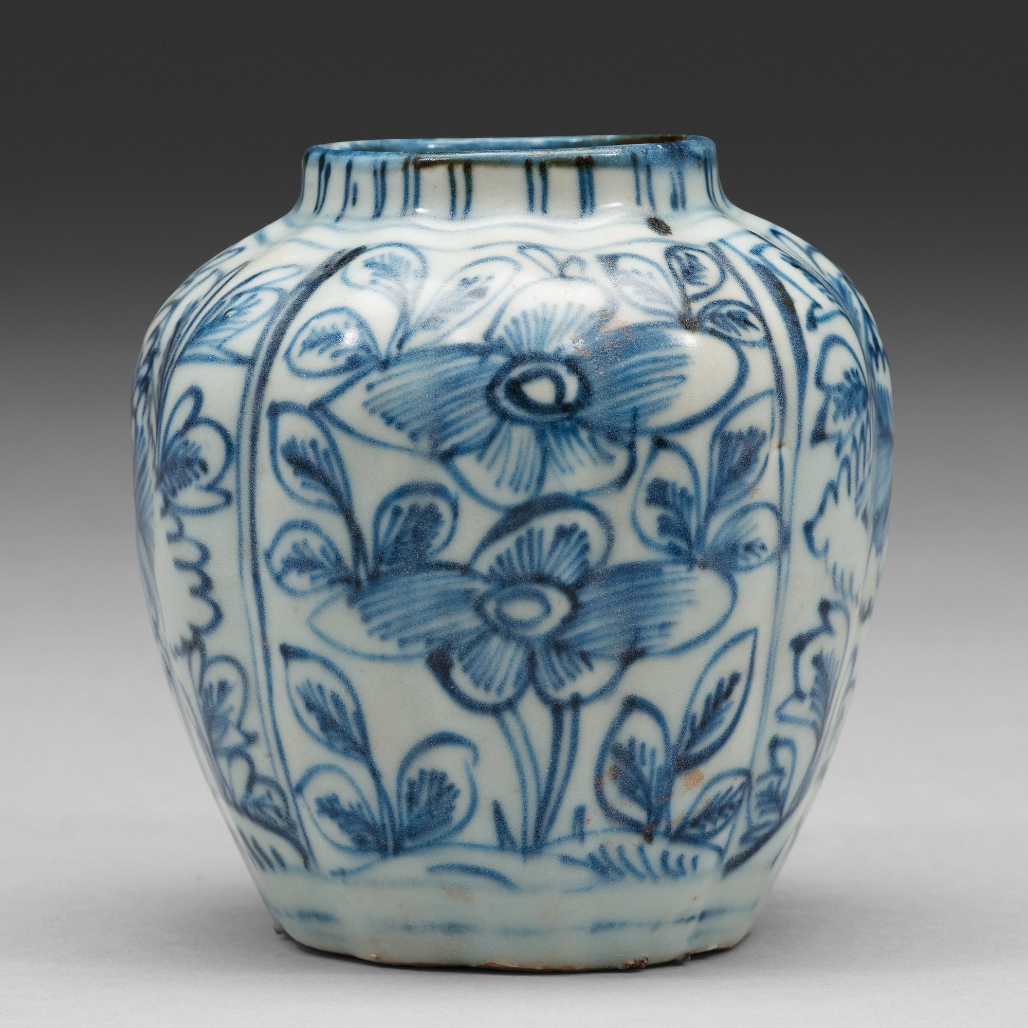 KRUKA, porslin. Mingdynastin, Wanli (1572-1620).