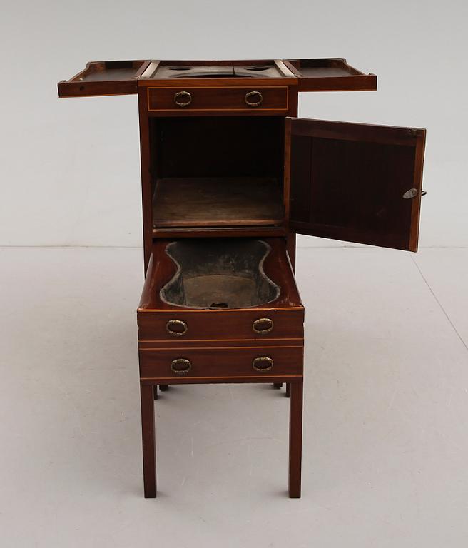 KOMMOD, troligen England, 1800-tal.