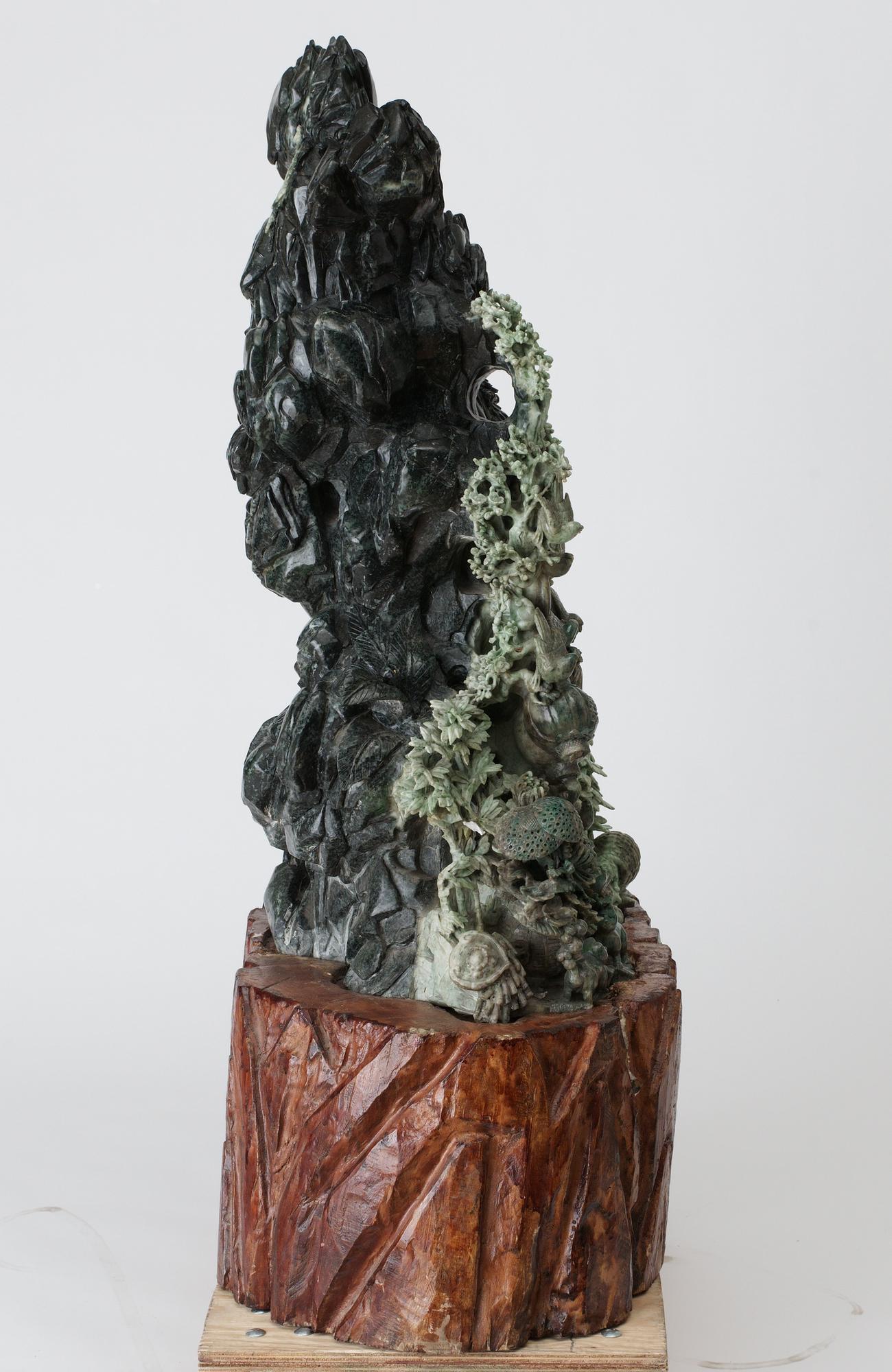 SKULPTUR, sten. Kina, 1900-talets första hälft.