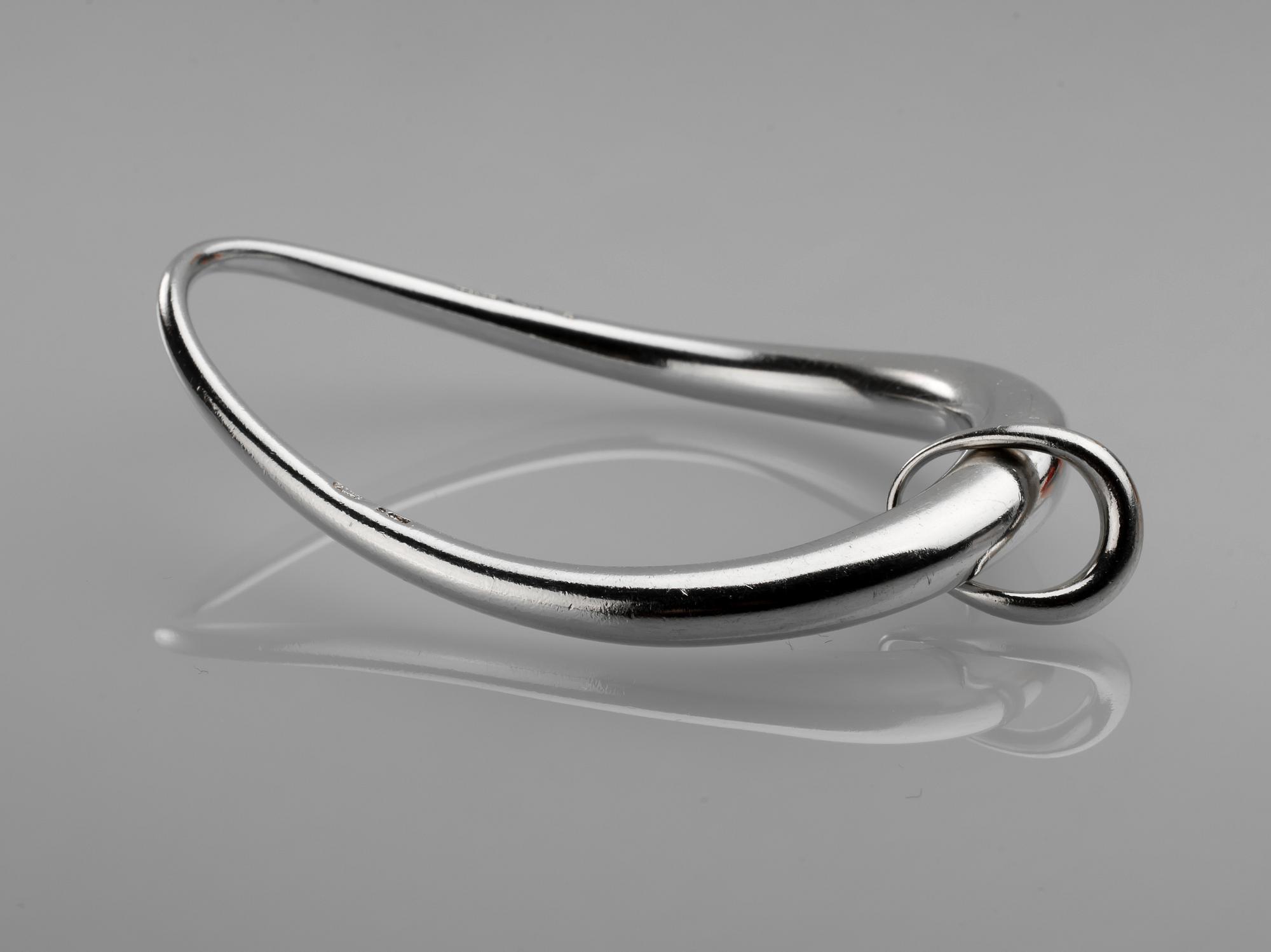 ARMRING, sterlingsilver, "Offspring", Jacqueline Rabun för Georg Jensen, Danmark, 2002. Vikt ca 46 g.