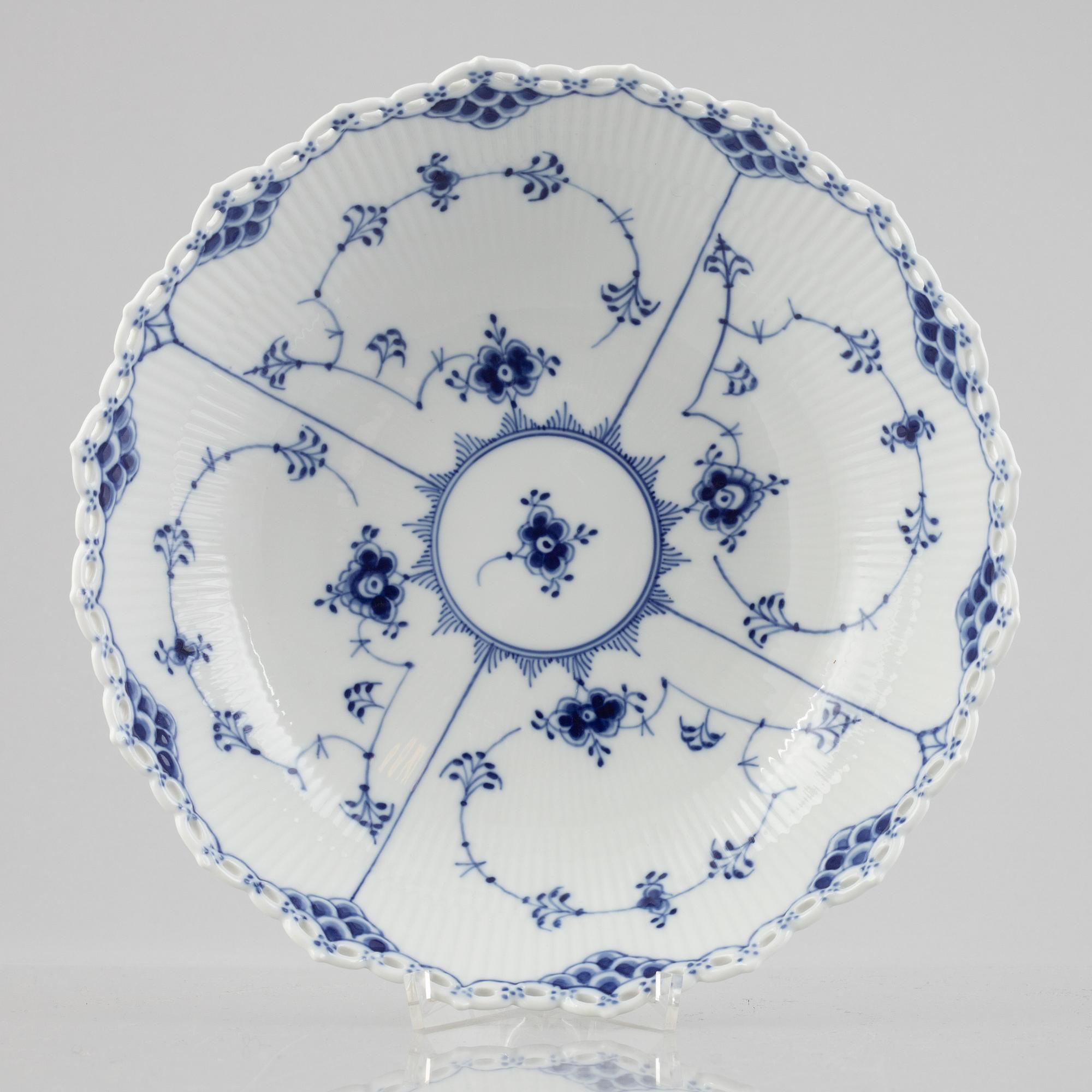A 'Blue Fluted Full Lace' porcelain serving dish, Royal Copenhagen, model 1019, 1959.