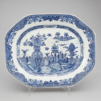 STEKFAT, porslin, Kina, Qianlong (1736-95).
