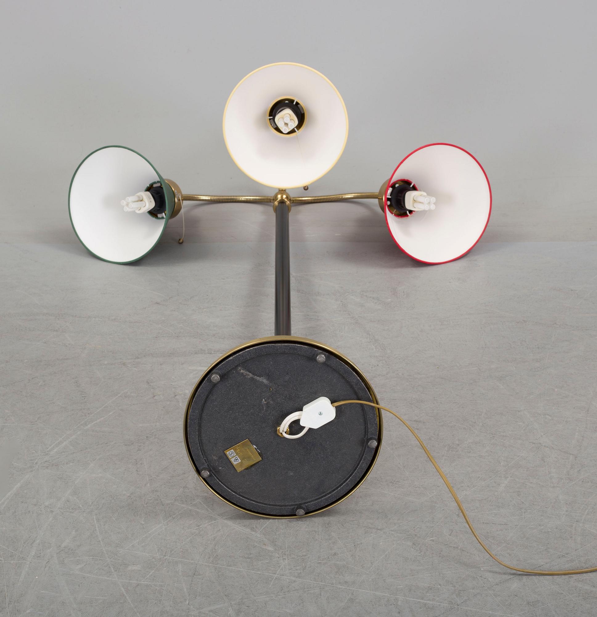 JOSEF FRANK, golvlampa modell 2431 för Firma Svenskt Tenn.