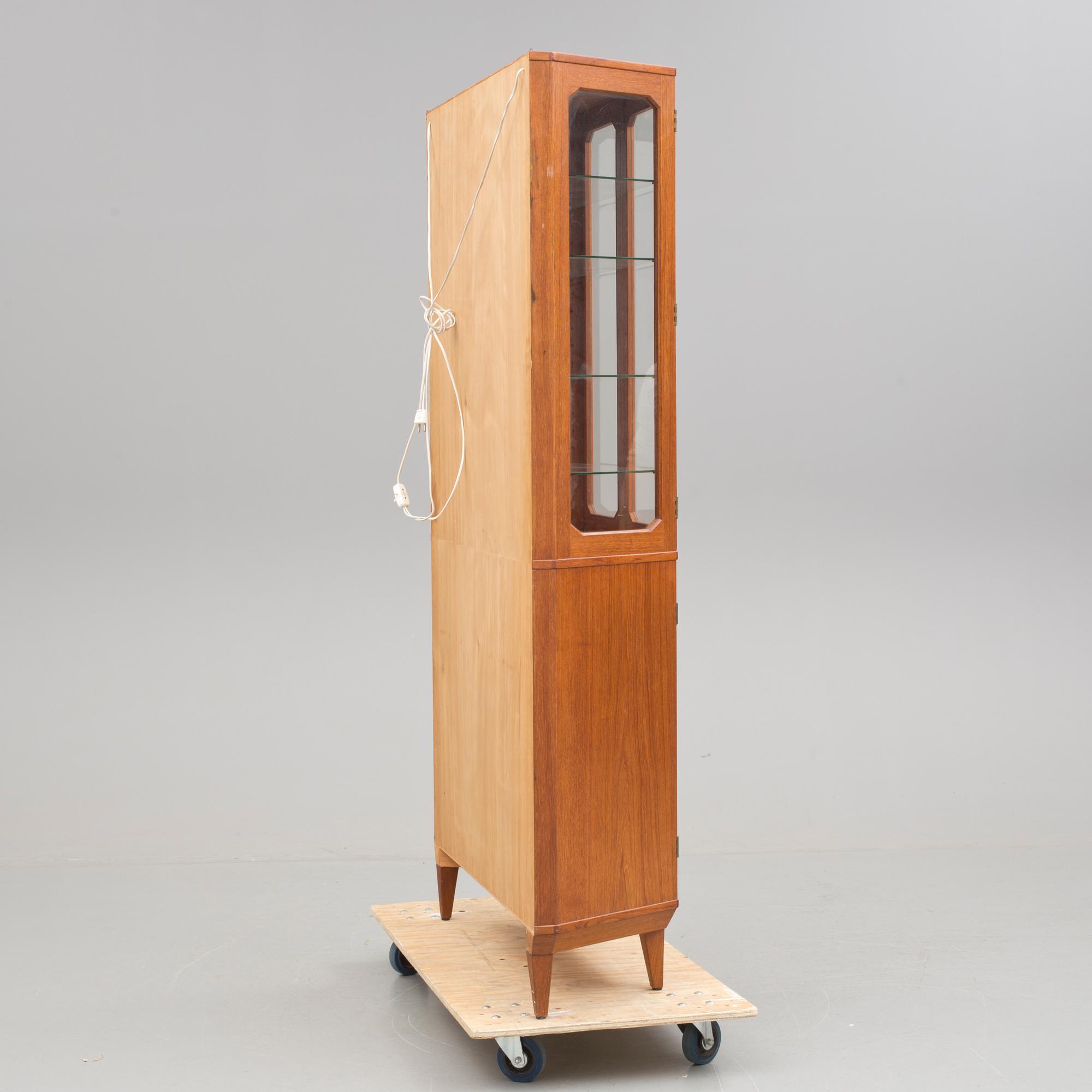 VITRINSKÅP, teak, 1960-/70-tal.