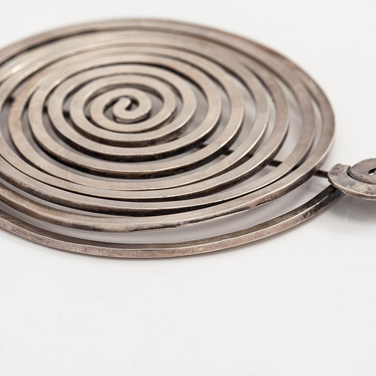 Alexander Calder, brosch, 1940-tal.