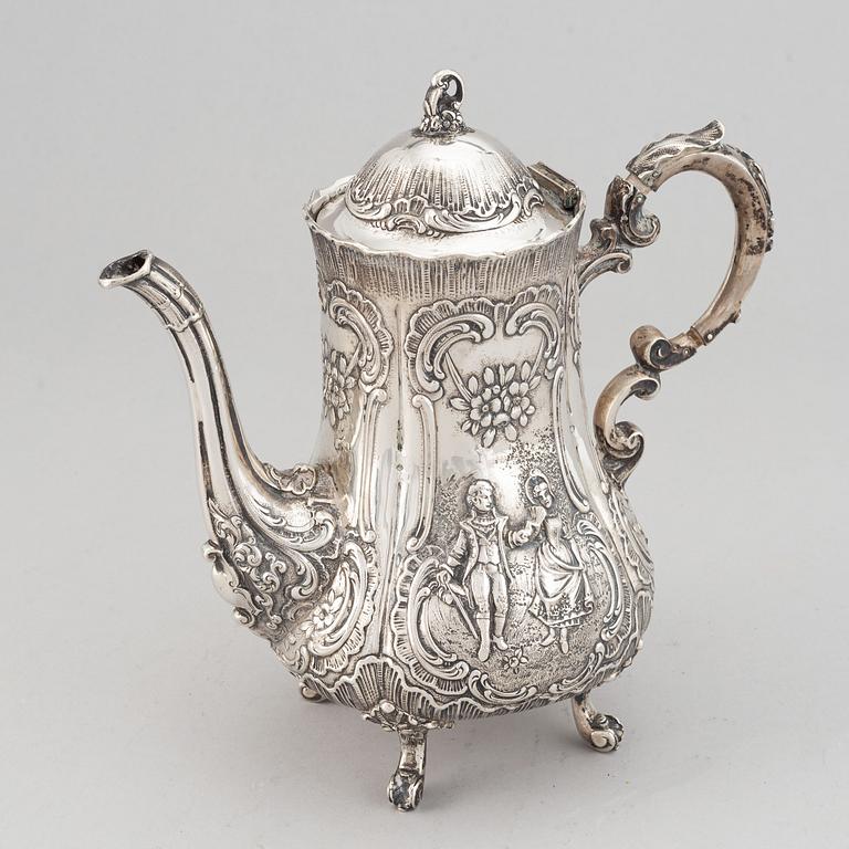 A german rococo-style silver coffee- and tea set, Weinranck & Schmidt, Hanau, circa 1900.