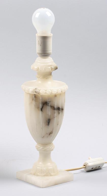 BORDSARMATUR, alabaster, 1900-tal.