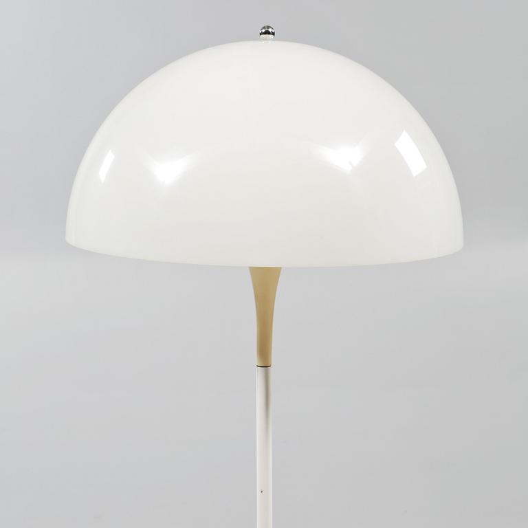 GOLVLAMPA, "Panthella", Verner Panton, Louis Poulsen, Danmark, formgiven 1971.