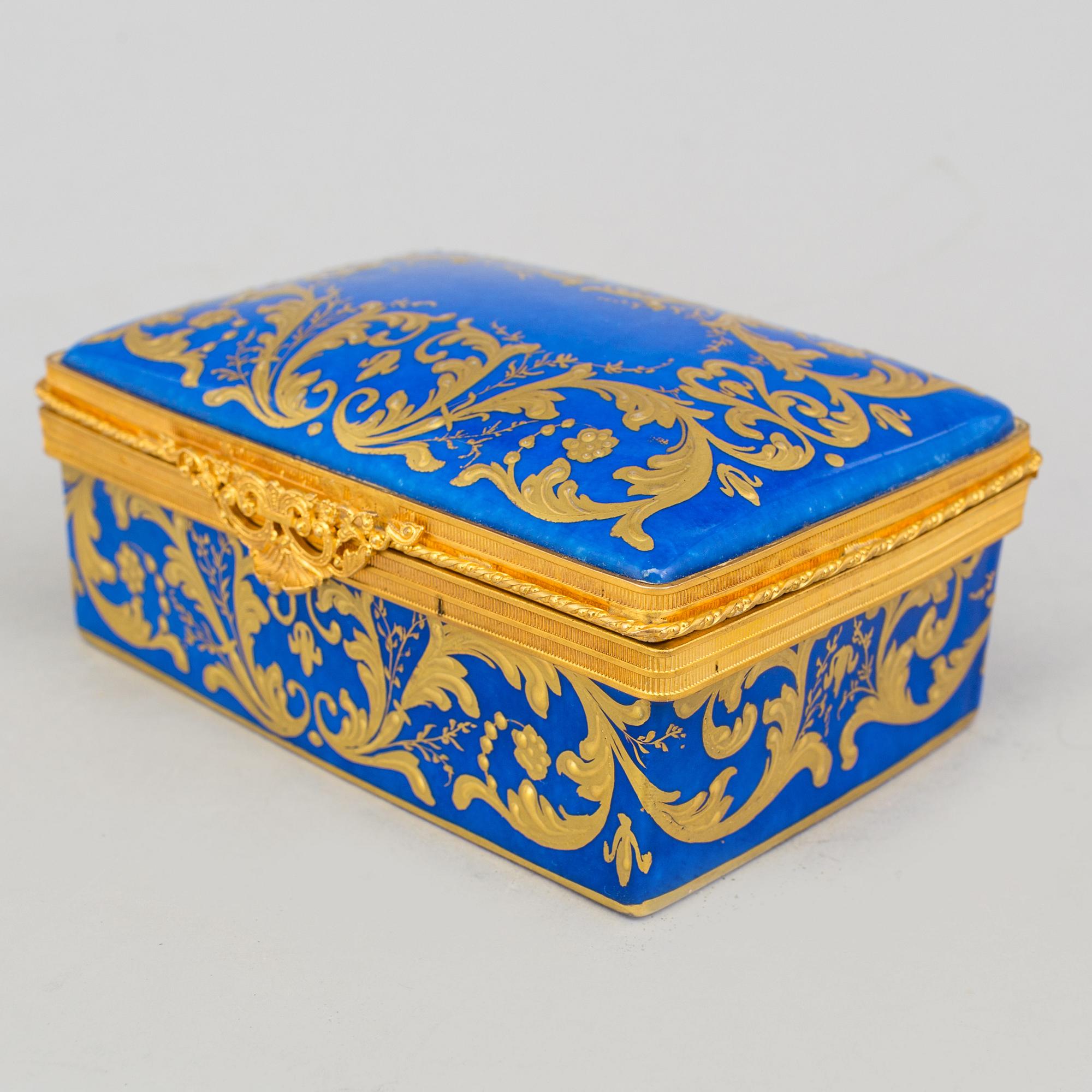 LIMOGES , ASK, porslin, signerad "JJ". Frankrike, 1958.