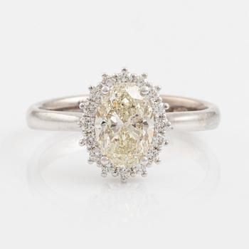 Ring med oval diamant 1,20 ct, med GIA report.