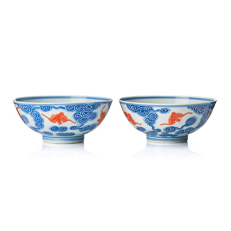 A pair of Chinese blue and white 'bats' bowl, Republic period, 20th Century.