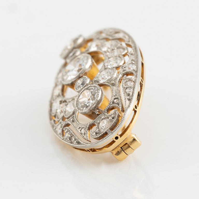 Gold and platinum and old cut diamond brooch.