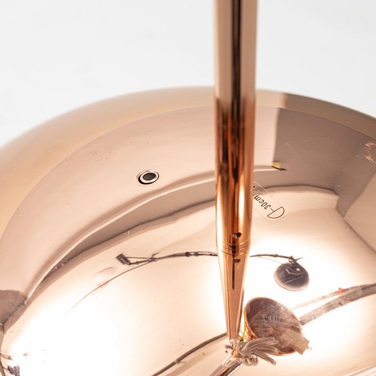 Tom Dixon  a 'Melt pendant' ceiling lamp, designed in 2014.
