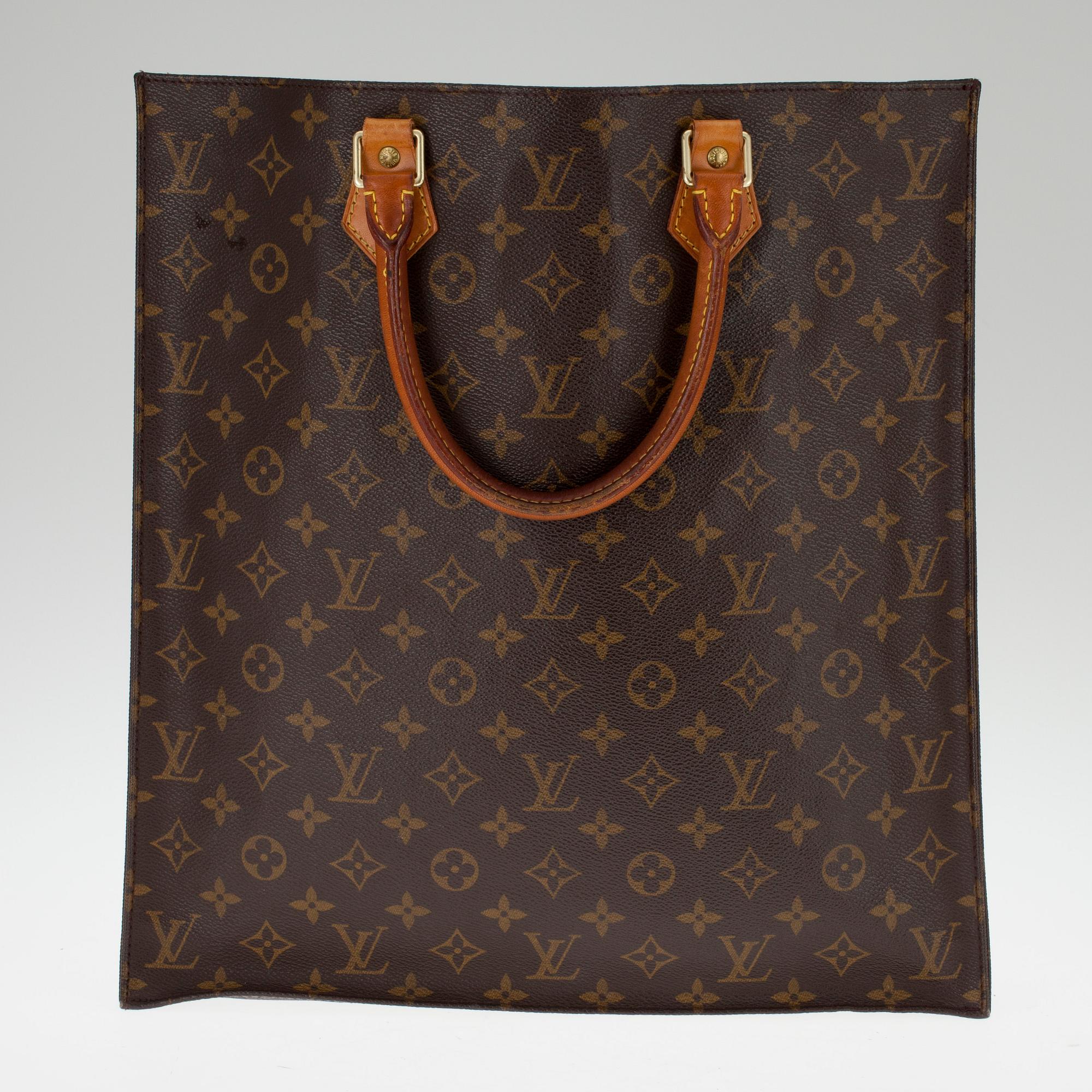 VÄSKA, "Sac Plat", Louis Vuitton.