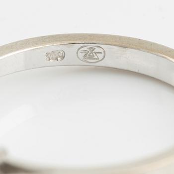 Ring, Gübelin, solitär, vitguld med briljantslipad diamant, ca 1,58 ct.
