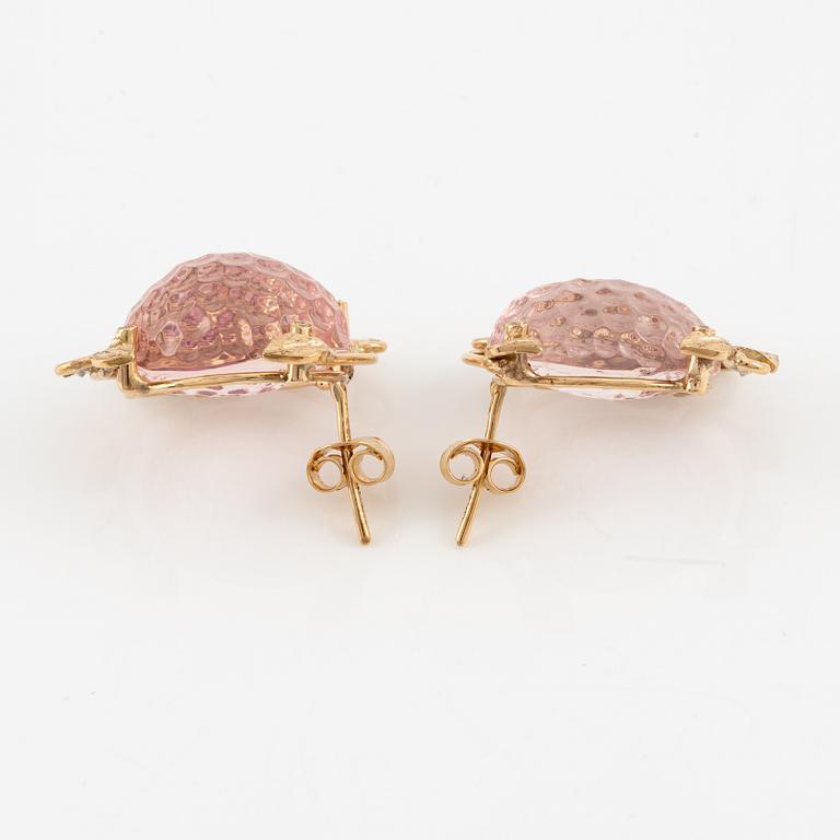 Earrings with rose quartz, tourmalines, and brilliant-cut diamonds.