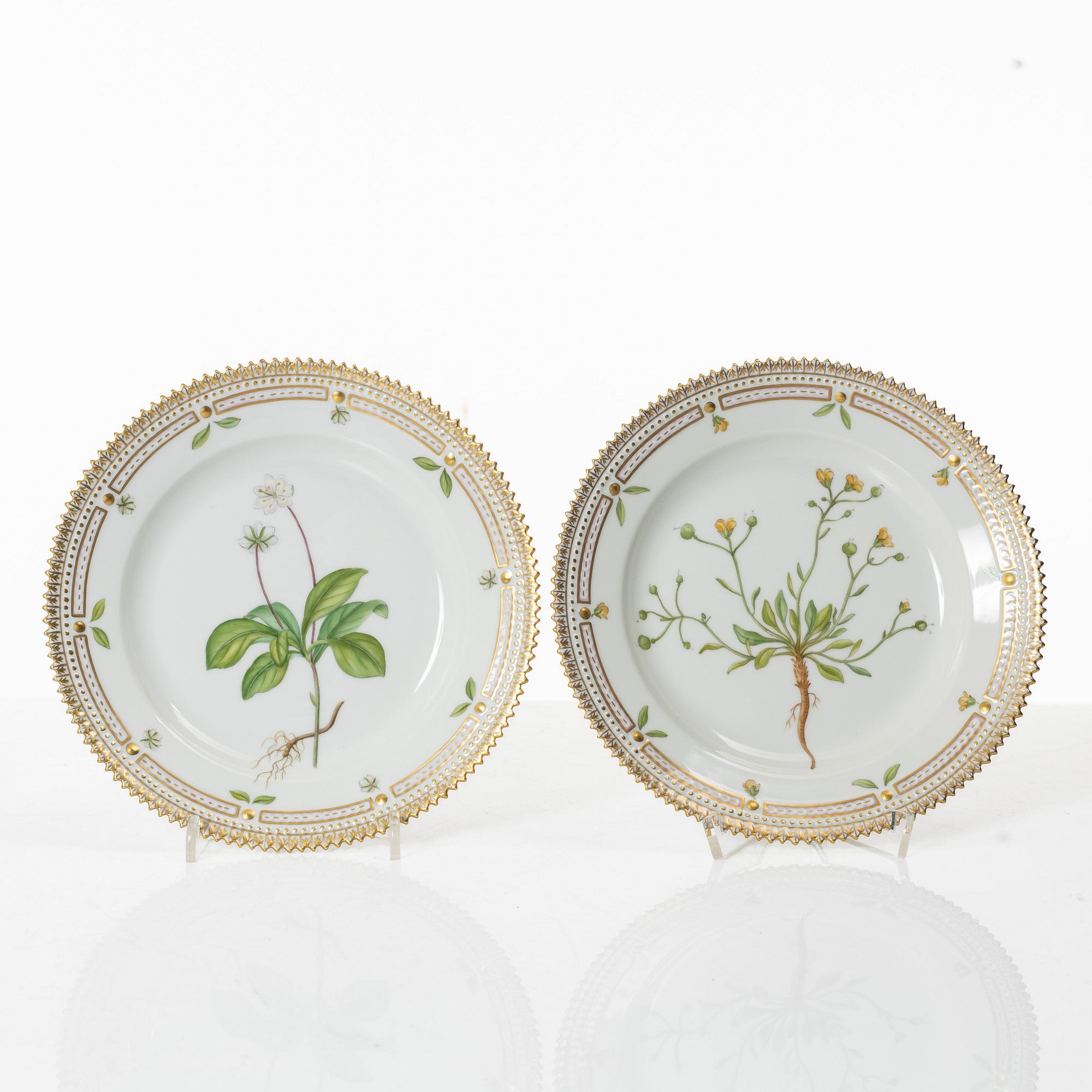 A set of five (+1) Royal Copenhagen 'Flora Danica' dishes, Denmark, 20th century.