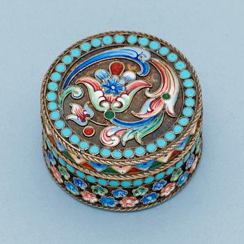 768. A Russian 20th century silver-gilt and enamel snuff-box, marks of Gustav Klingert, Moscow 1908-1917.