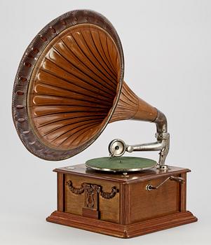 TRATTGRAMMOFON, 1900-talets första hälft.