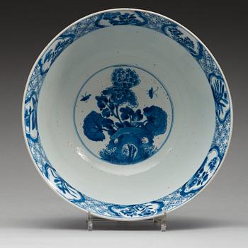 BÅLSKÅL, porslin. Qingdynastin, Kangxi (1662-1722).