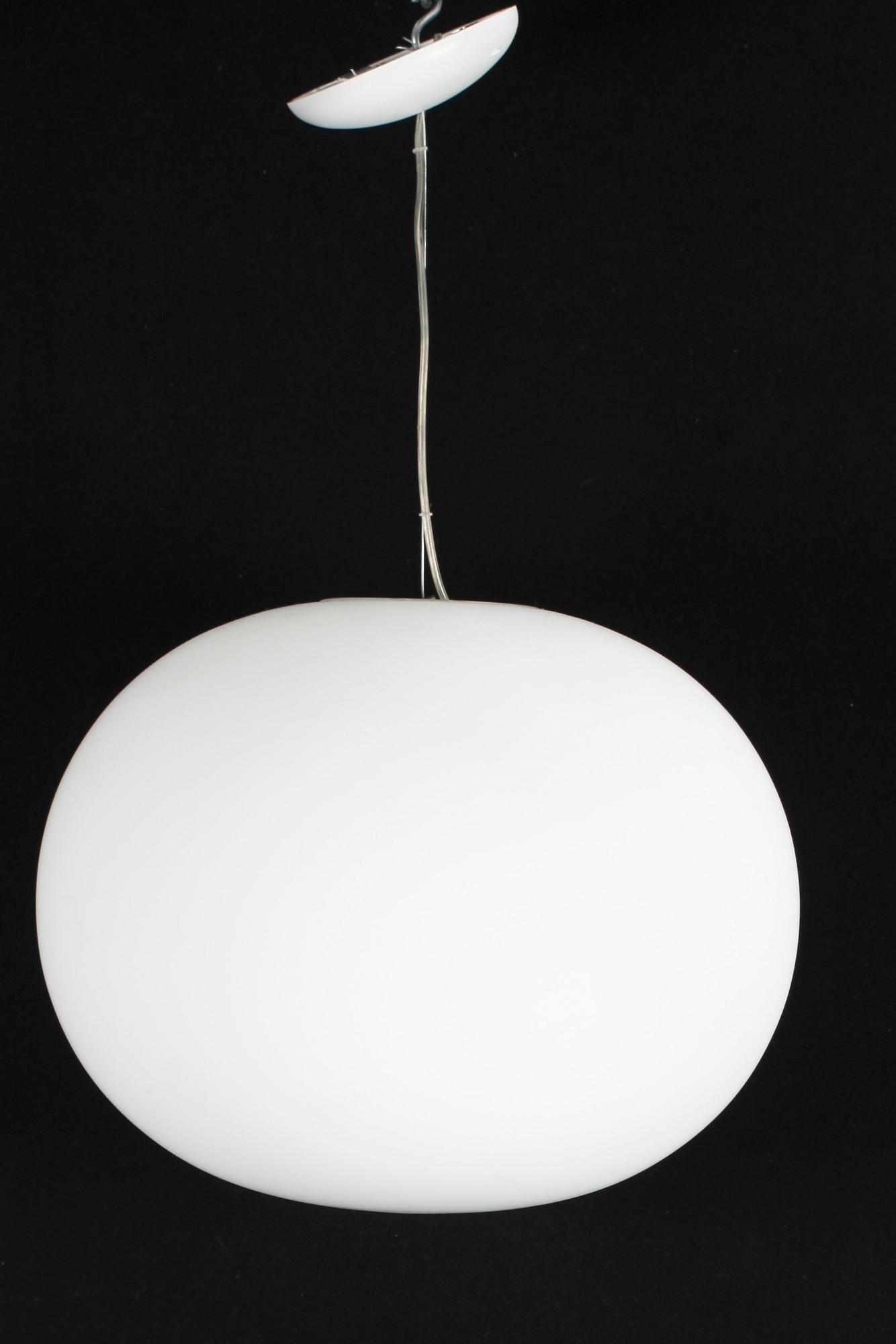 TAKLAMPA, "Glo-Ball", design Jasper Morrison 1999 för Flos, Italien. H 33.