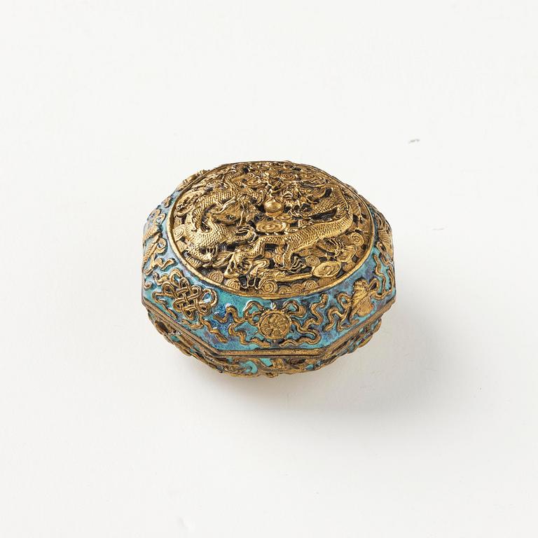 A bronze imitating seal paste box with cover, Qing dynasty, with Qianlong mark.