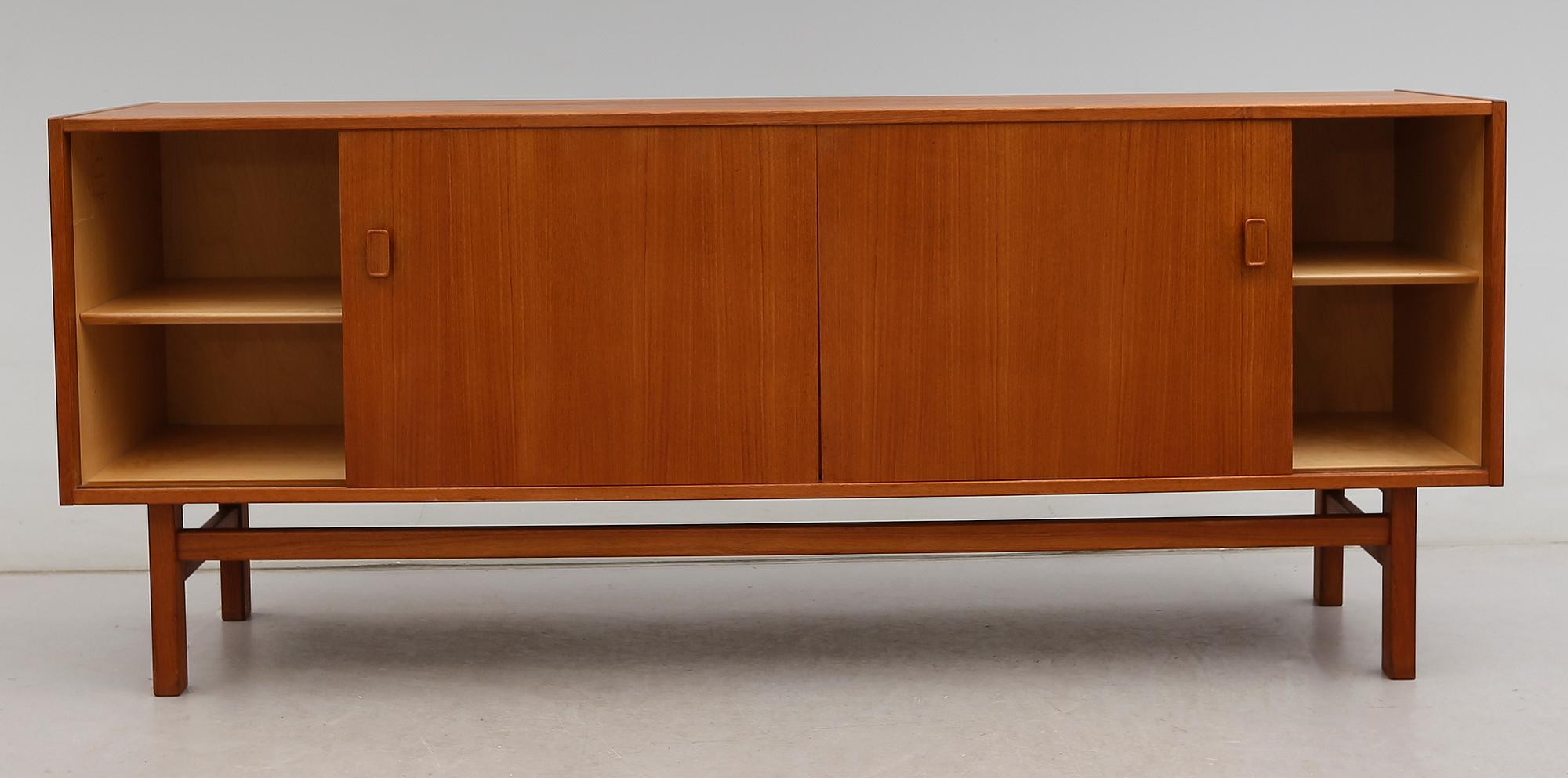 SIDEBOARD, "Arild", Nils Jonsson, Troeds, 1900-talets andra hälft.
