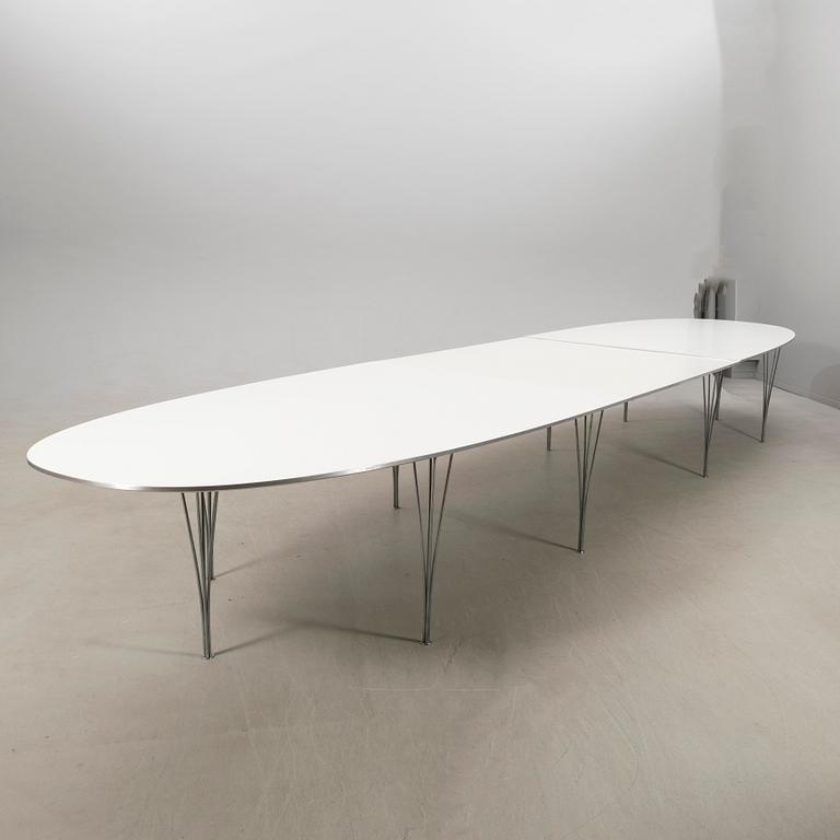 Bruno Mathsson/Piet Hein table/coffee table "Superellipse" for Fritz Hansen late 20th century.