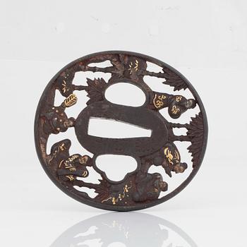 TSUBA, mässing, Japan, Meiji (1868-1912). Signerad.