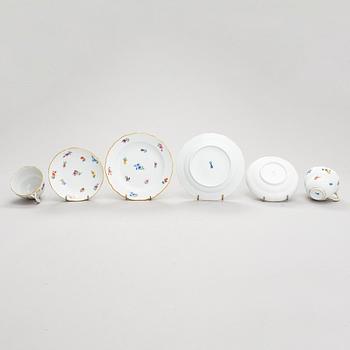 A 38-piece Meissen porcelain coffee set. 20th century.
