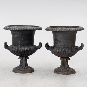 Garden urns, a pair, first half of the 20th century.