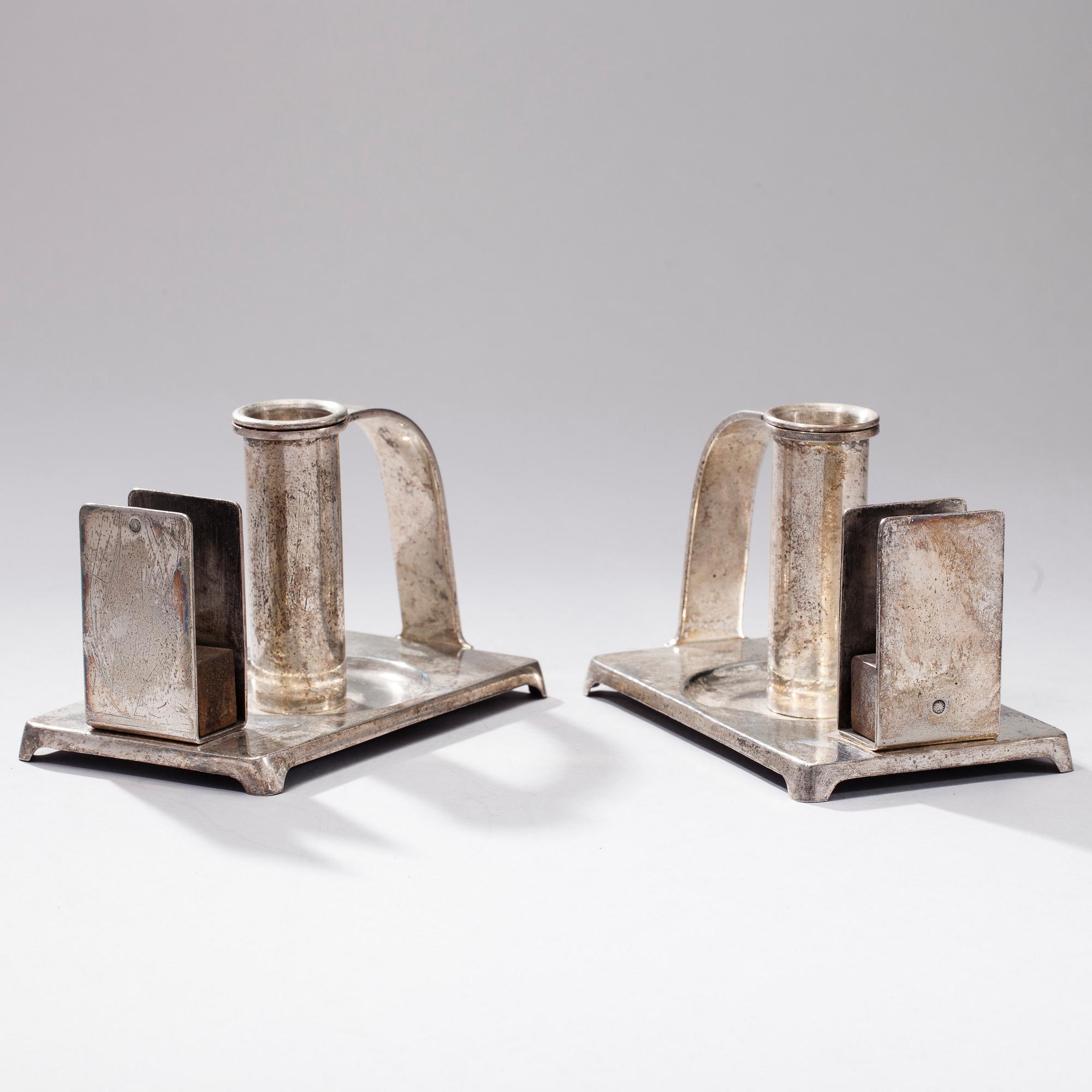 NATTLJUSSTAKAR, ett par, försilvrade, Art. Krupp Berndorf, Österrike kring 1920-30-tal.