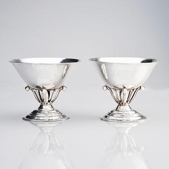 Georg Jensen, skålar, ett par, Köpenhamn 1915-1919, 830/1000 silver, design nr 6 formgiven av Johan Rohde.