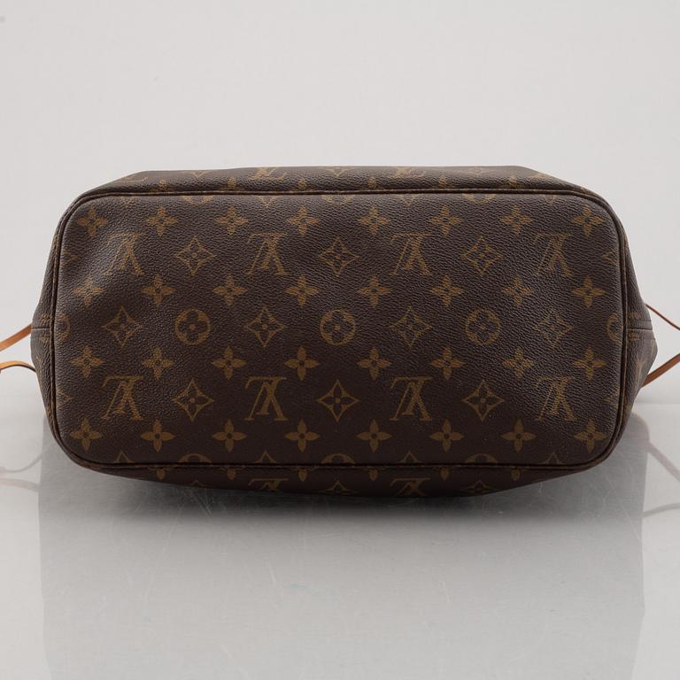 Louis Vuitton, a 'Neverfull MM' handbag, 2015.