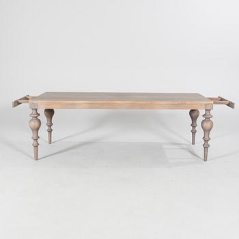 Elin Louise Sveen matbord 'Viola' för Ygg & Lyng 2000-tal.