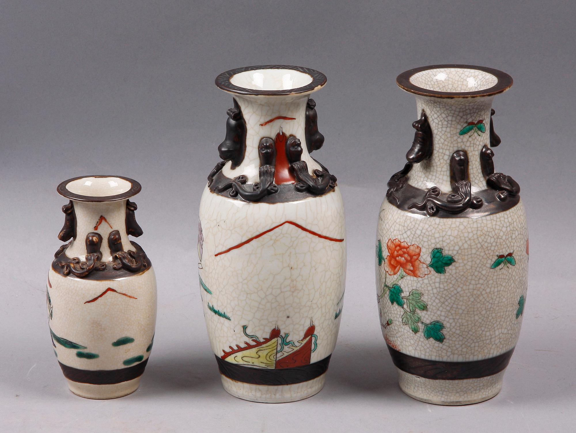 VASER, 3 st, porslin. Kina, 1800/1900-tal.